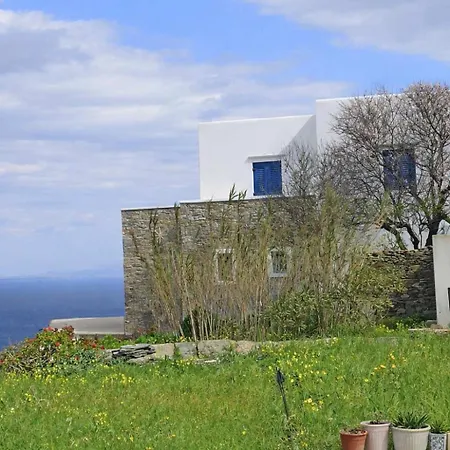 Dreamy View In Folegandros Áno Meriá